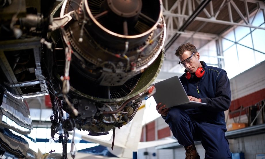  Aircraft-Maintenance Mechanic-img